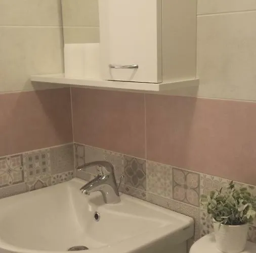 Lea アパート カスタヴ